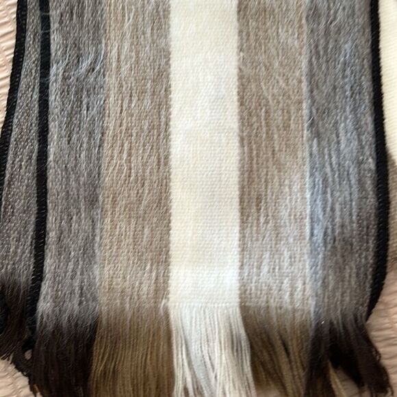 Beautiful alpaca scarf from Ecuador so soft and warm! - Picture 2 of 9
